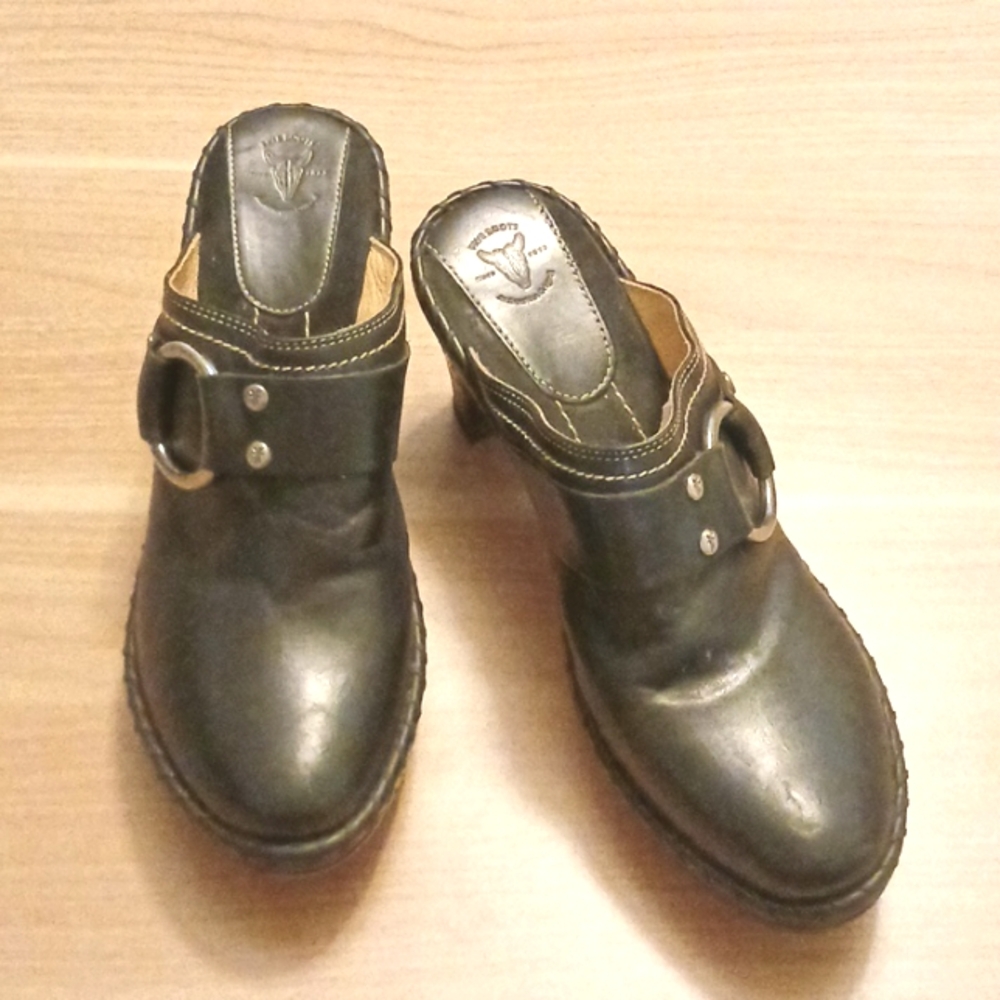 Frye "Charlotte-Ring" Vintage Black Leather Harness Mules in Size 8.5M